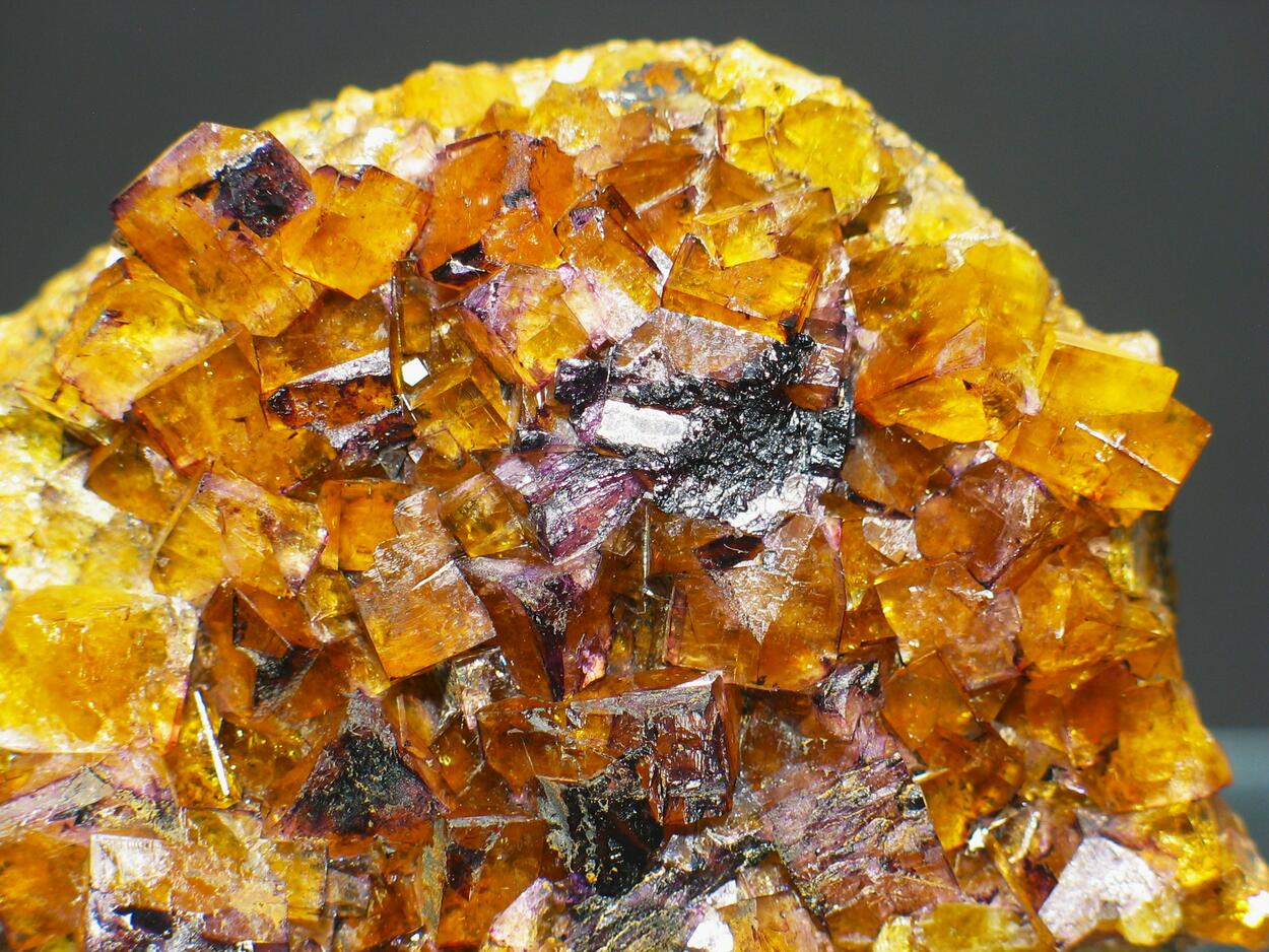 Fluorite Var Honigspat