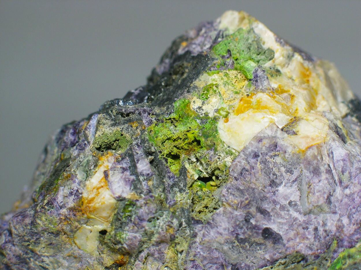 Pyromorphite Cerussite & Malachite