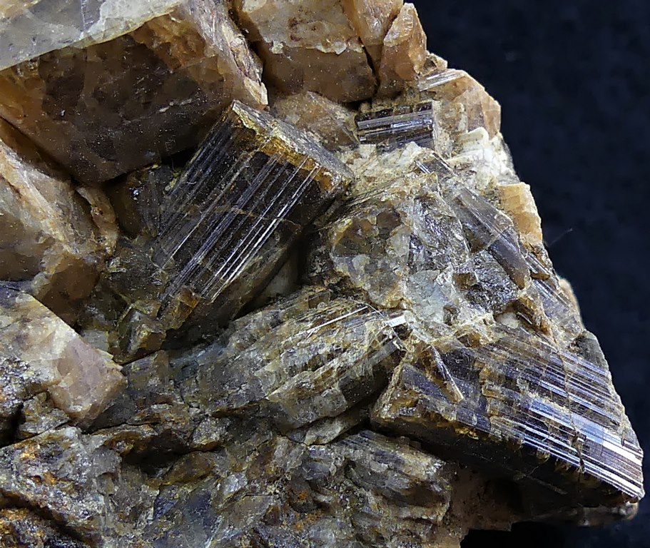 Vesuvianite & Grossular