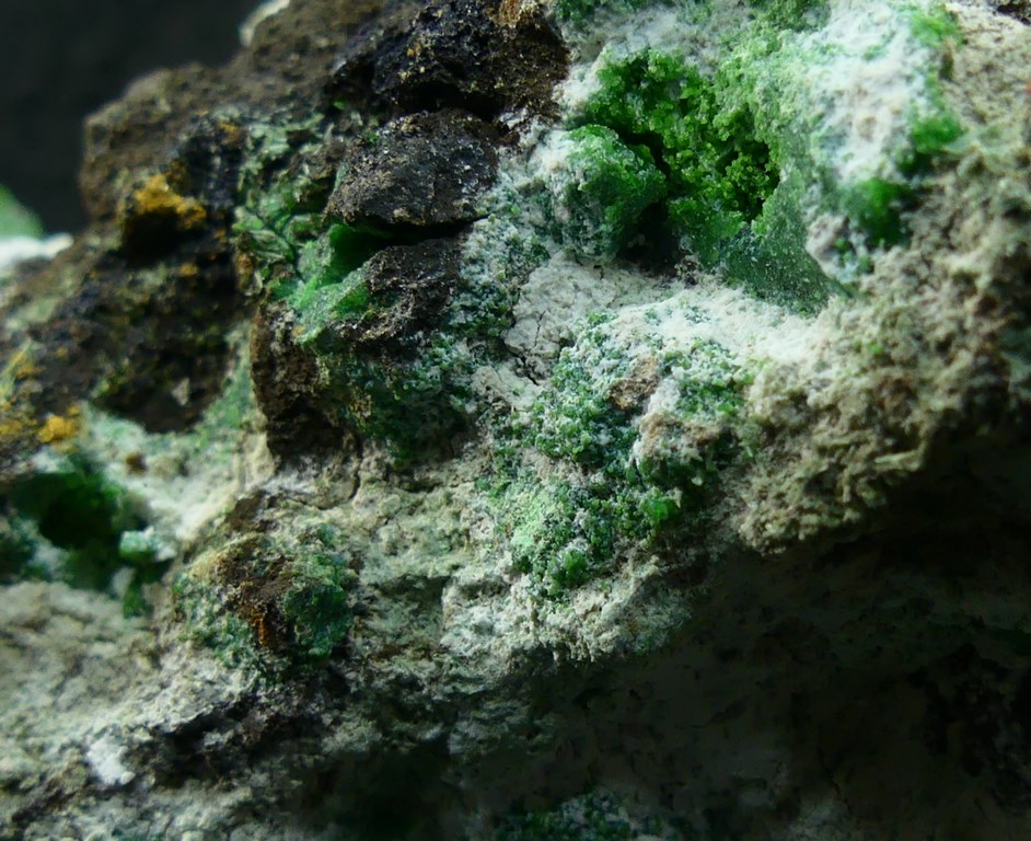 Agardite Huntite & Conichalcite