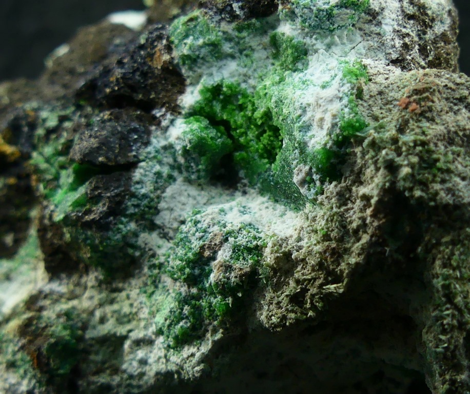Agardite Huntite & Conichalcite