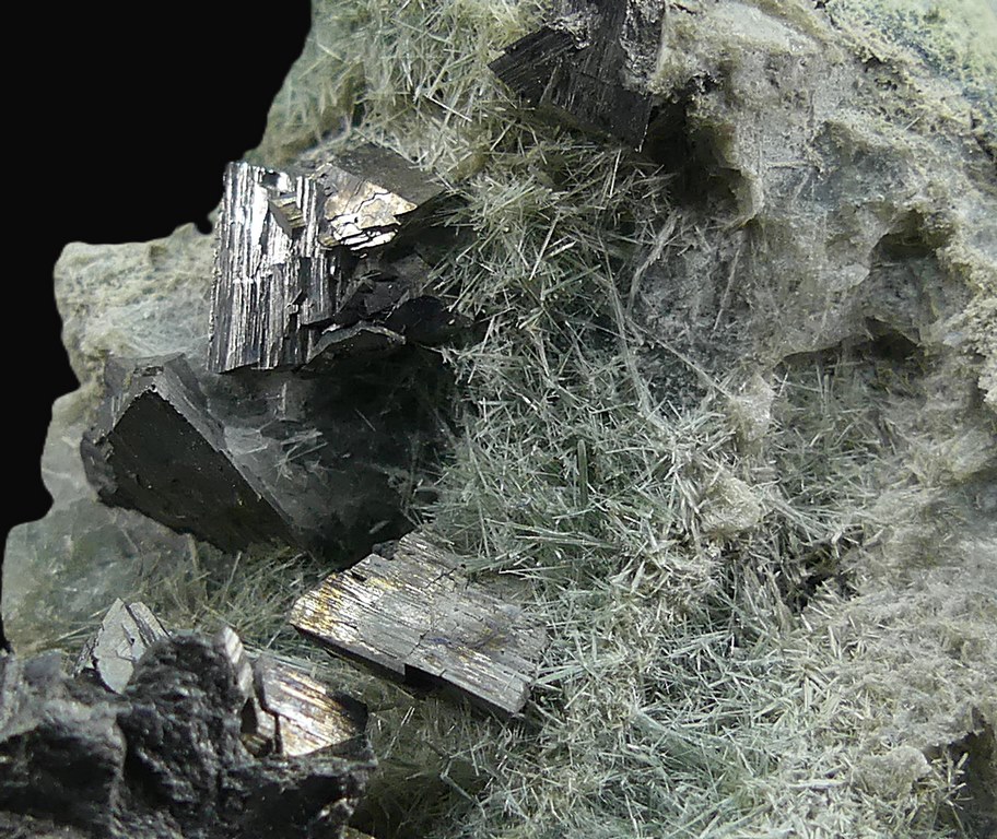 Arsenopyrite & Byssolite