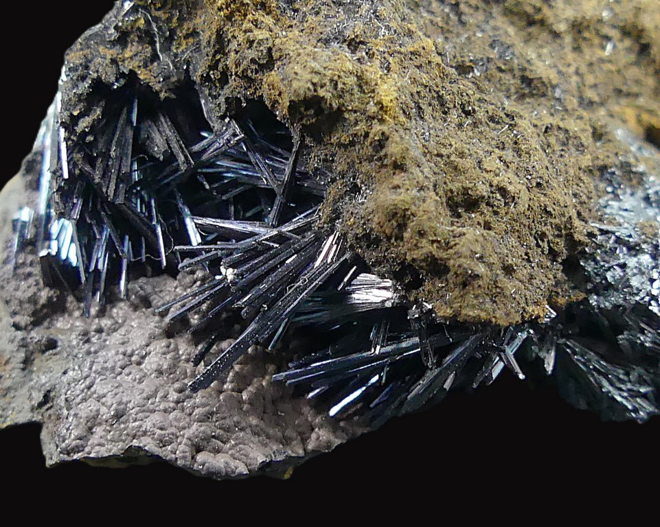 Pyrolusite & Goethite