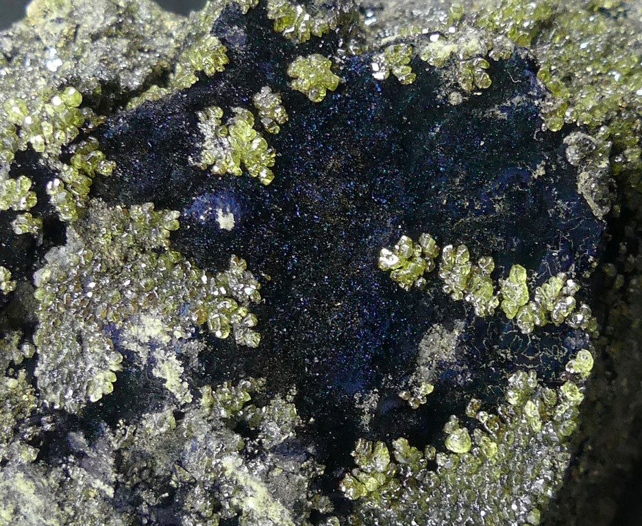 Native Sulphur & Covellite