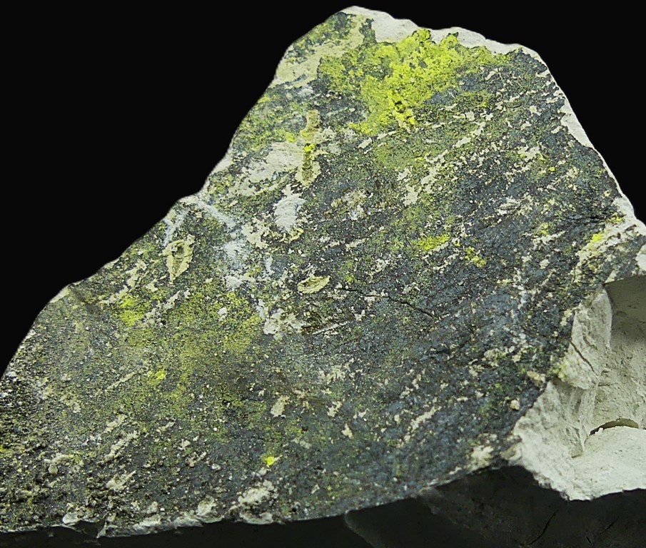 Tyuyamunite & Sepiolite