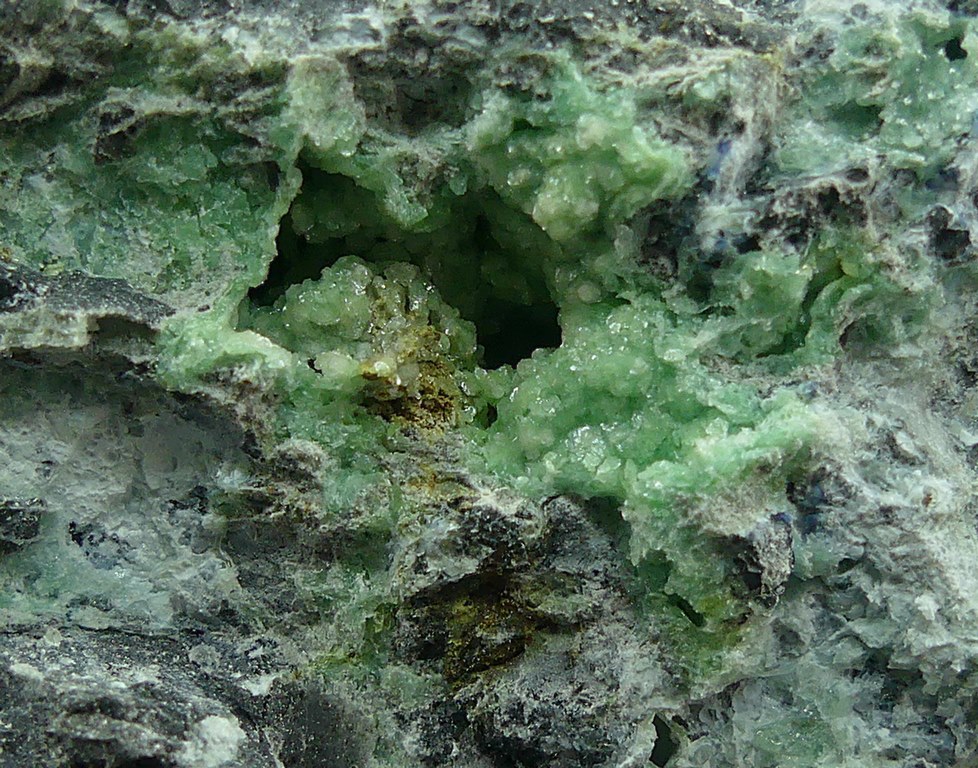 Montgomeryite & Huntite