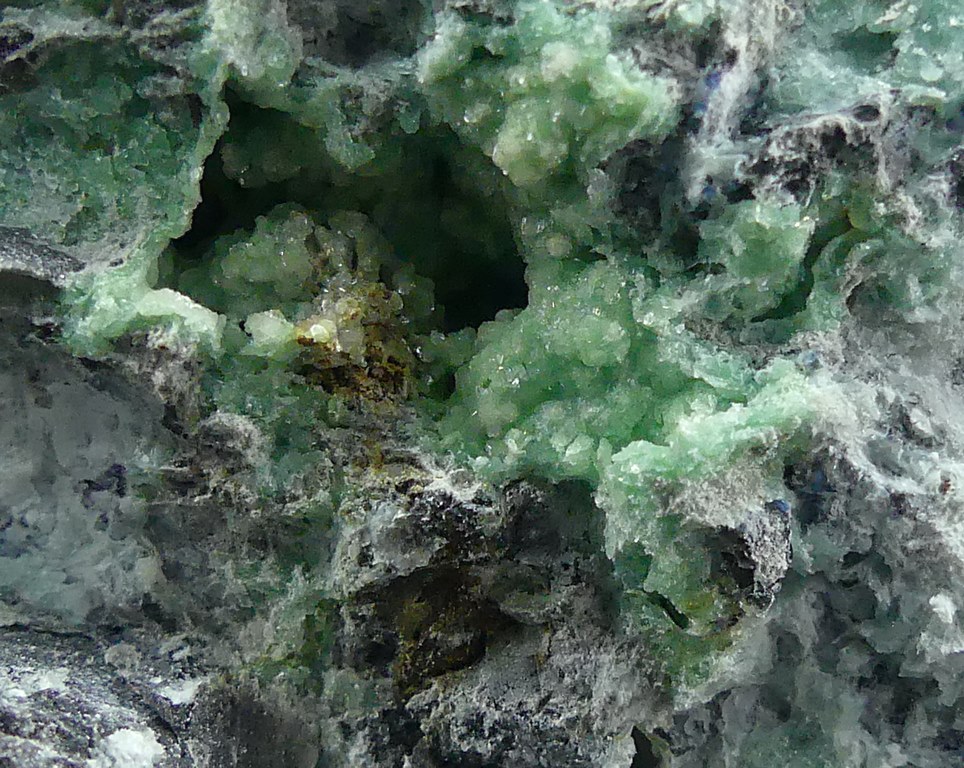 Montgomeryite & Huntite