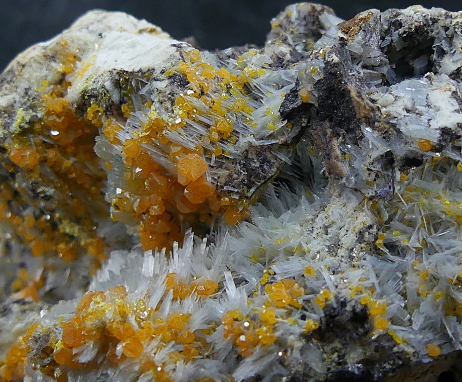 Wulfenite & Baryte