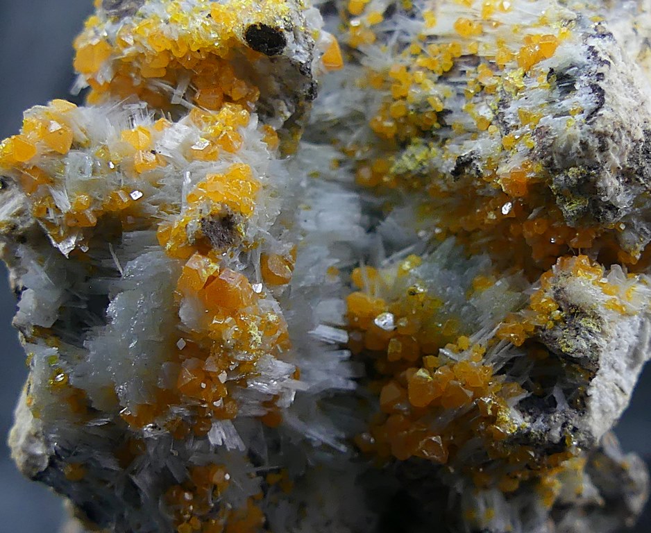 Wulfenite & Baryte