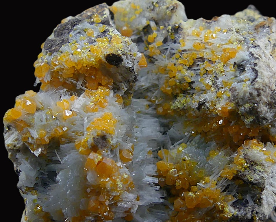 Wulfenite & Baryte