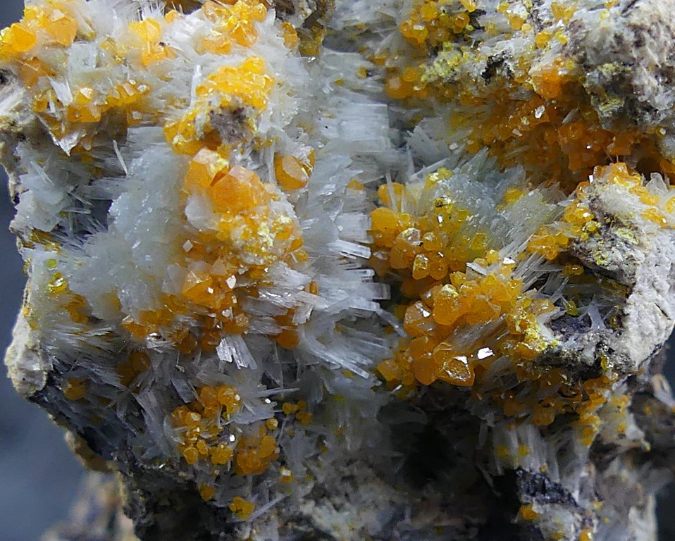 Wulfenite & Baryte