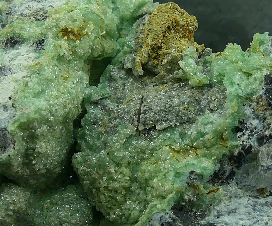 Montgomeryite & Huntite