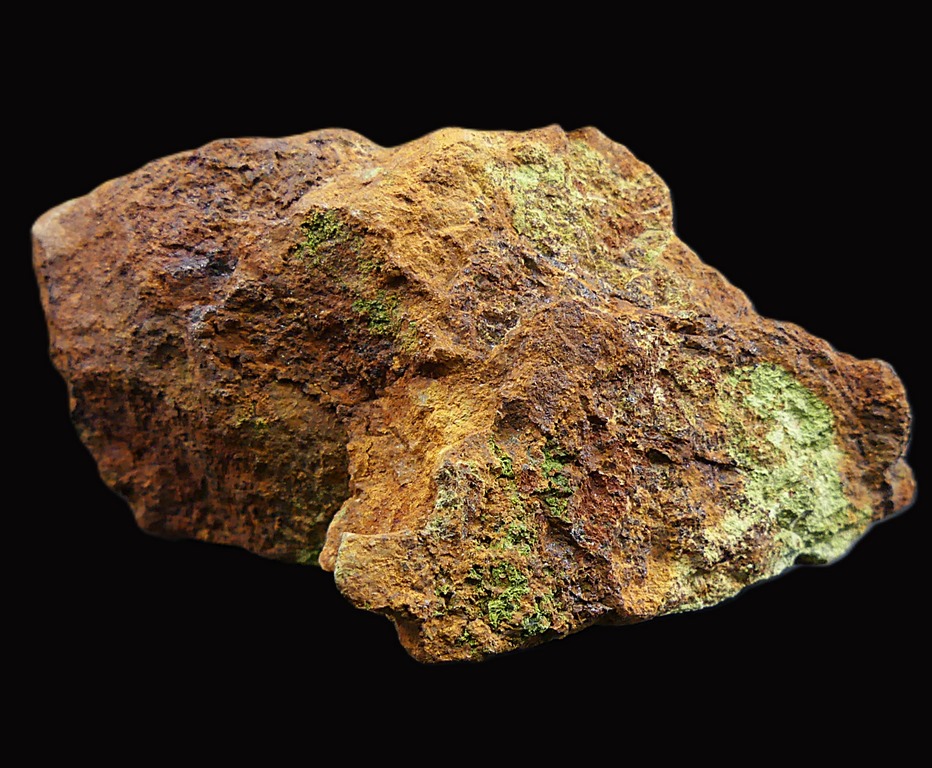 Barahonaite-(Fe) & Cornubite