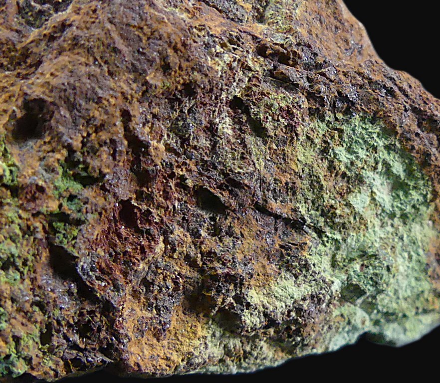 Barahonaite-(Fe) & Cornubite