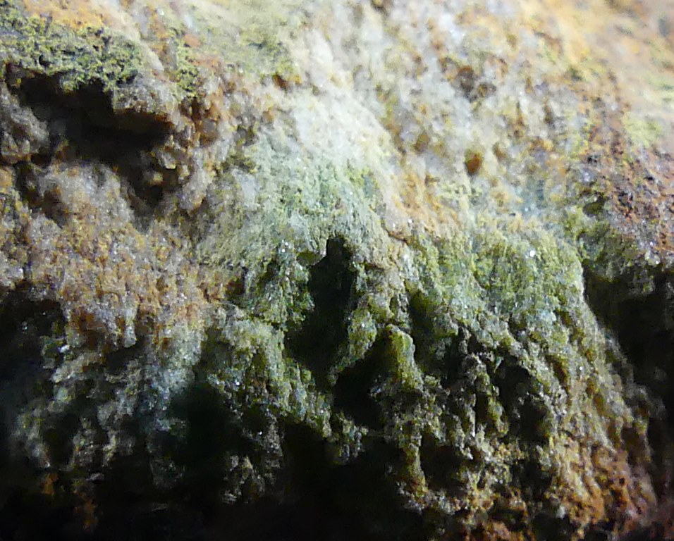 Barahonaite-(Fe) & Cornubite