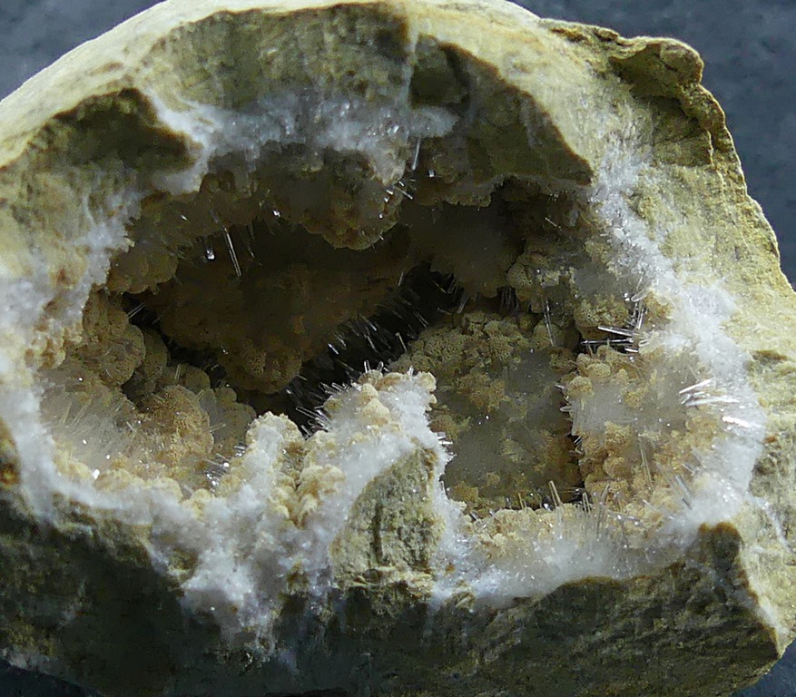 Kutnohorite & Aragonite