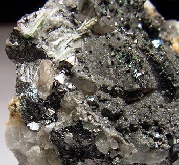 Magnetite Chondrodite & Brucite