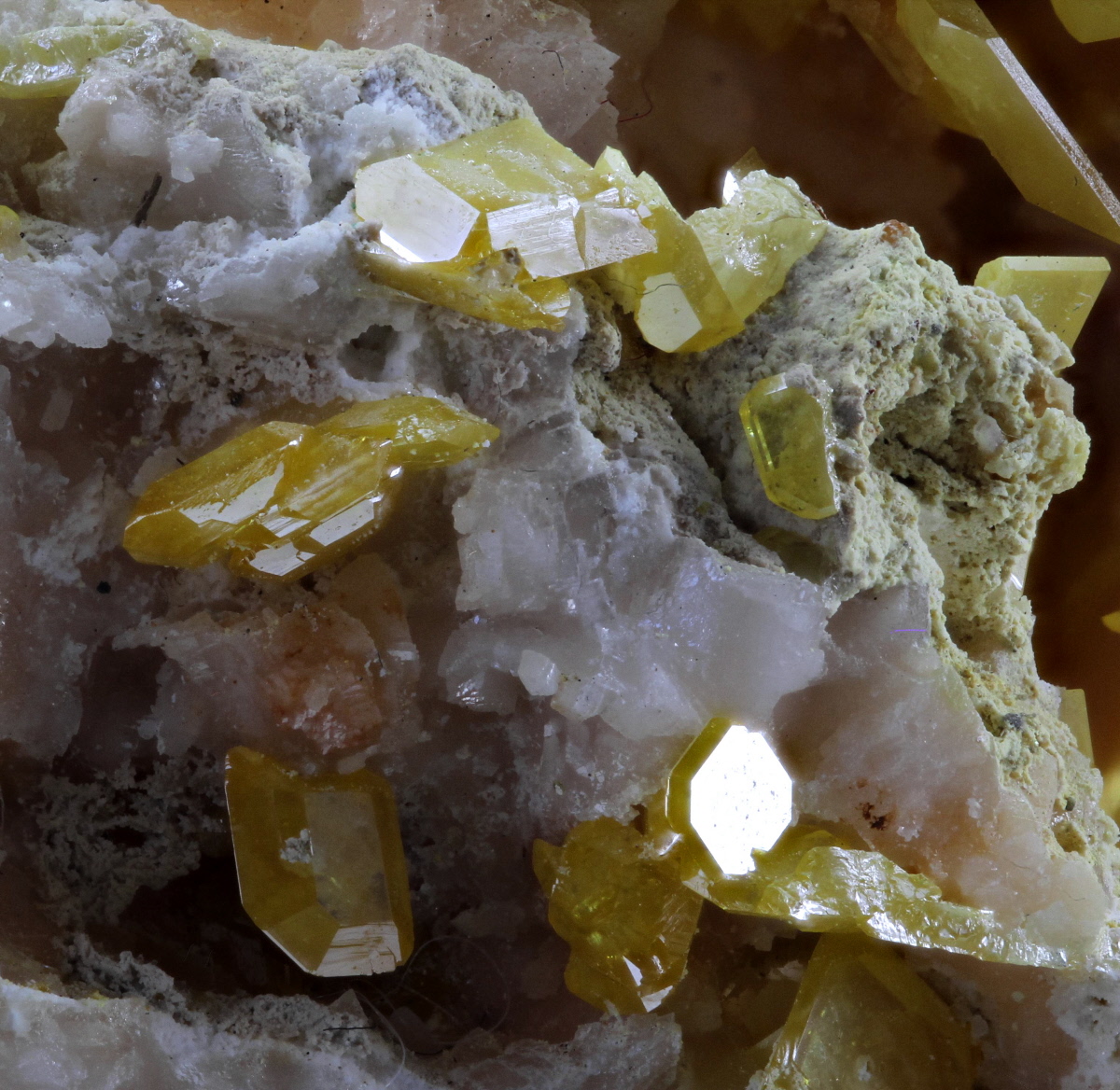 Wulfenite