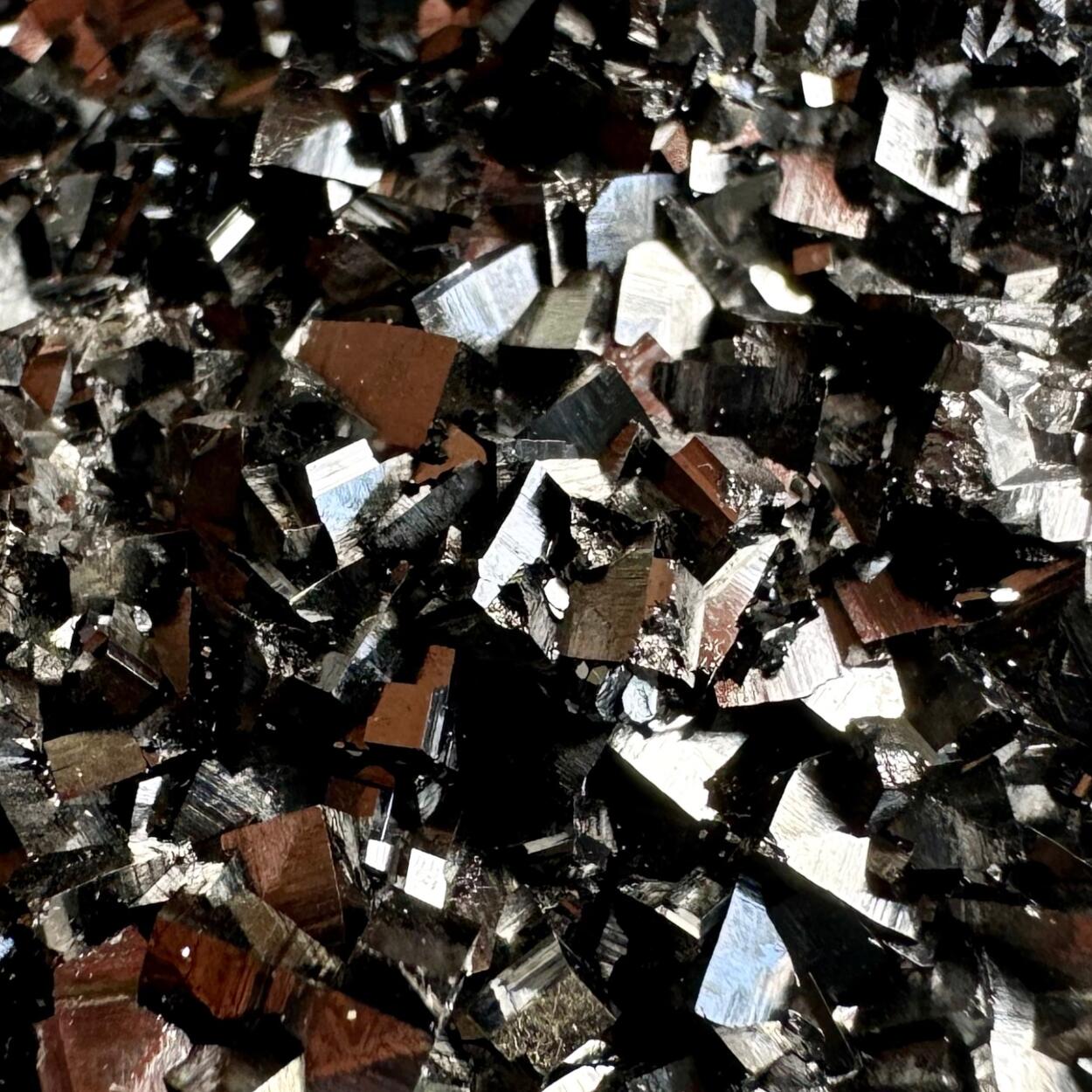 Bixbyite & Manganite