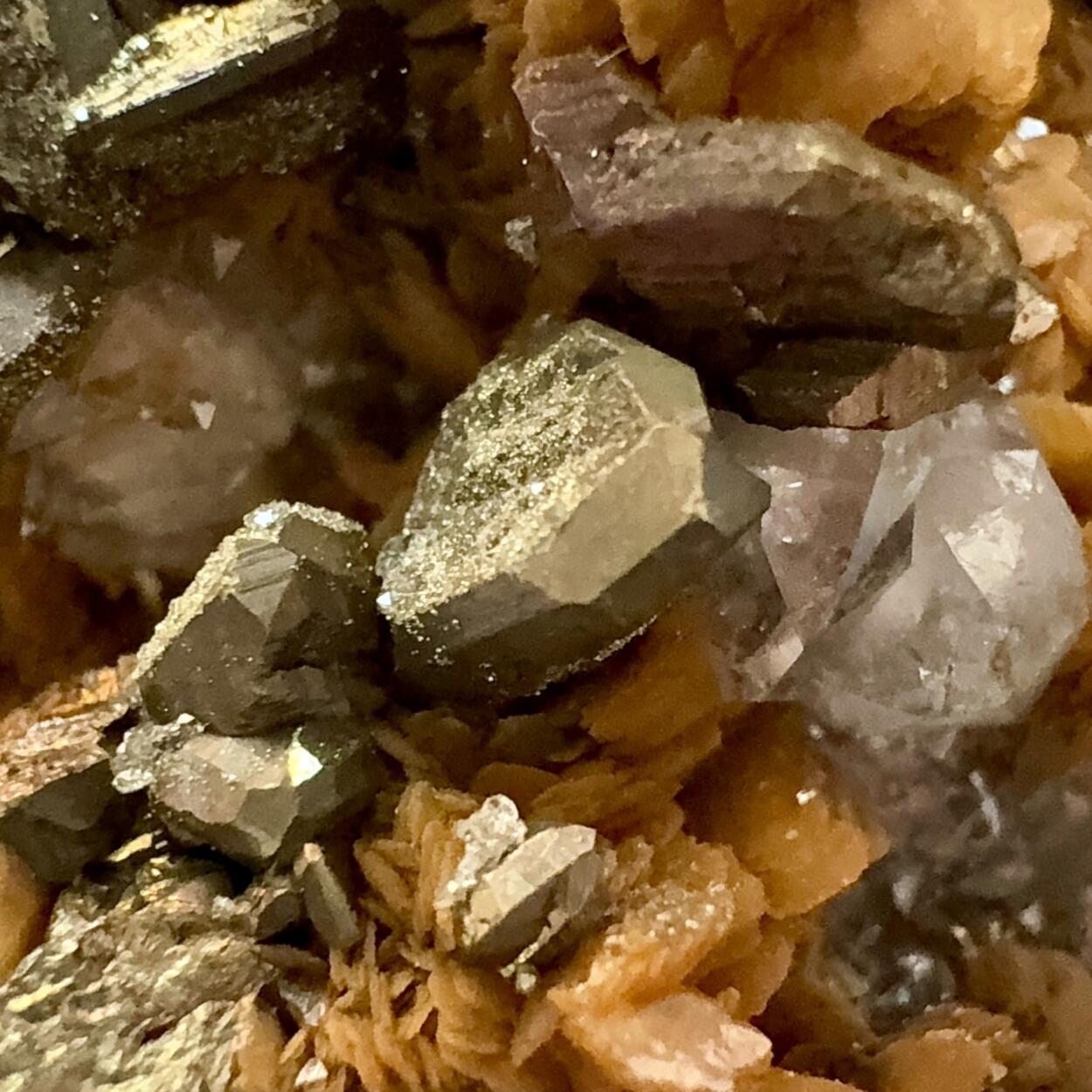 Tetrahedrite Chalcopyrite & Siderite On Quartz