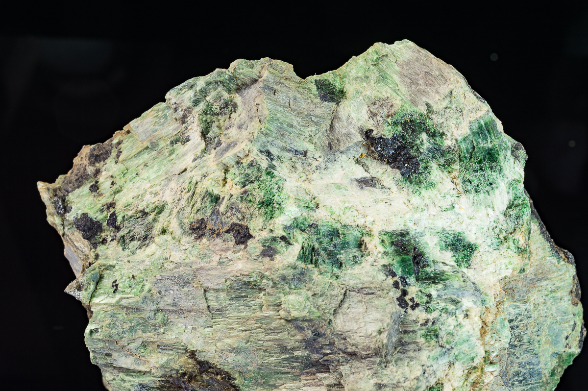 Serpentine With Chromite