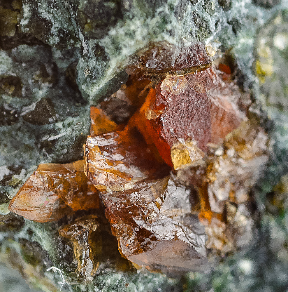 Kimberlite With Garnet