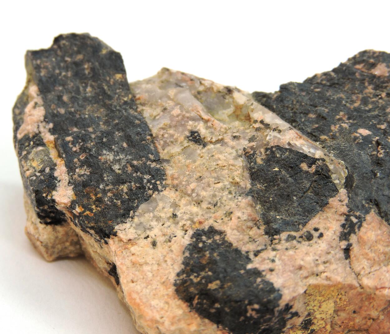 Allanite-(Ce)