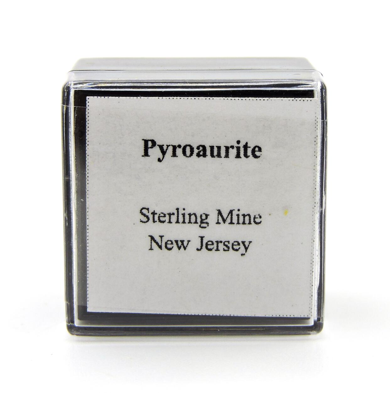 Pyroaurite