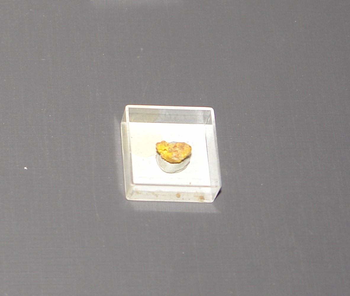 Uzonite & Alacránite