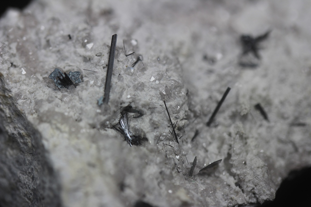 Pseudobrookite & Hematite