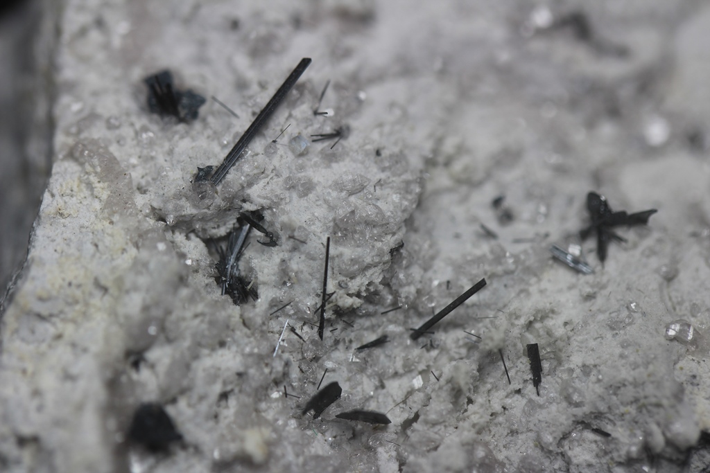 Pseudobrookite & Hematite