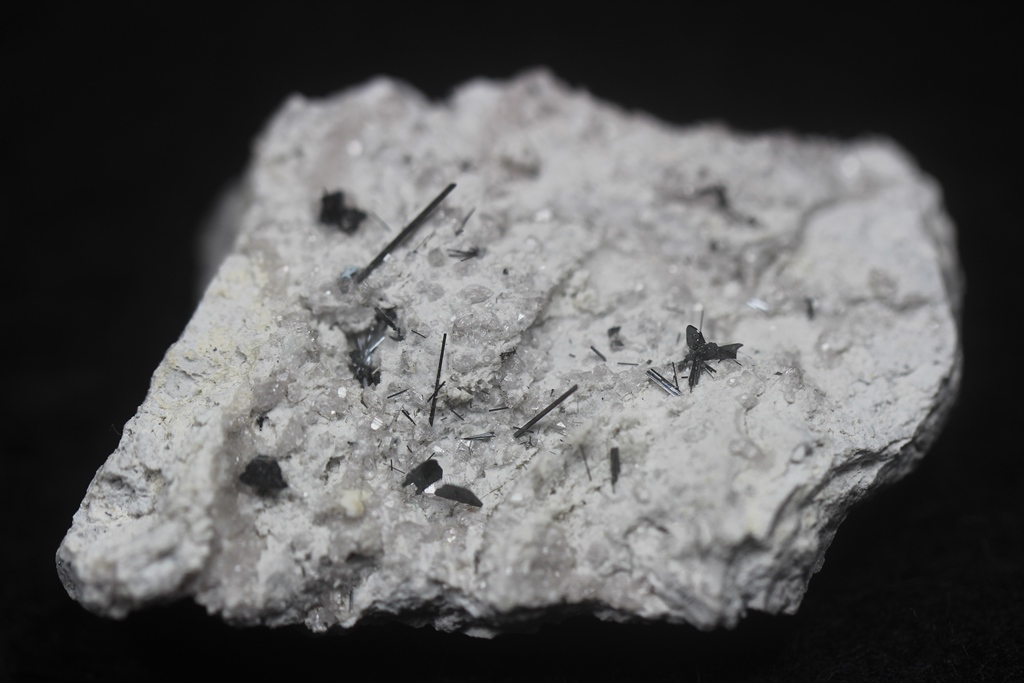 Pseudobrookite & Hematite