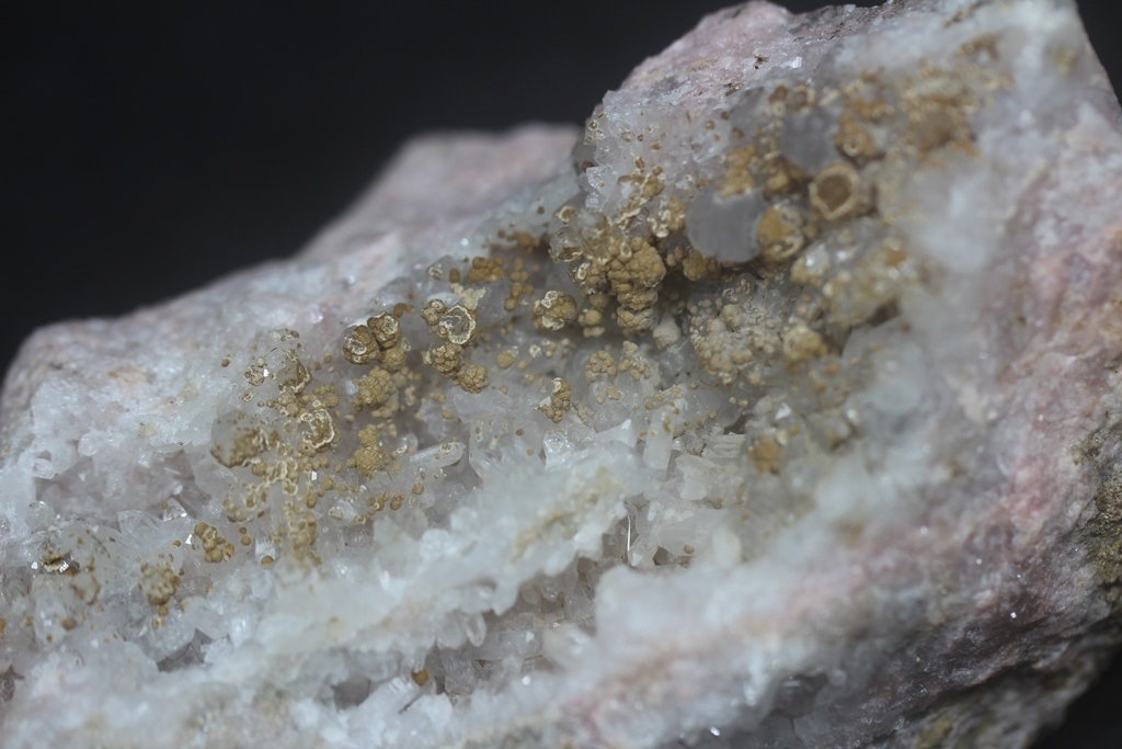 Caryopilite & Quartz