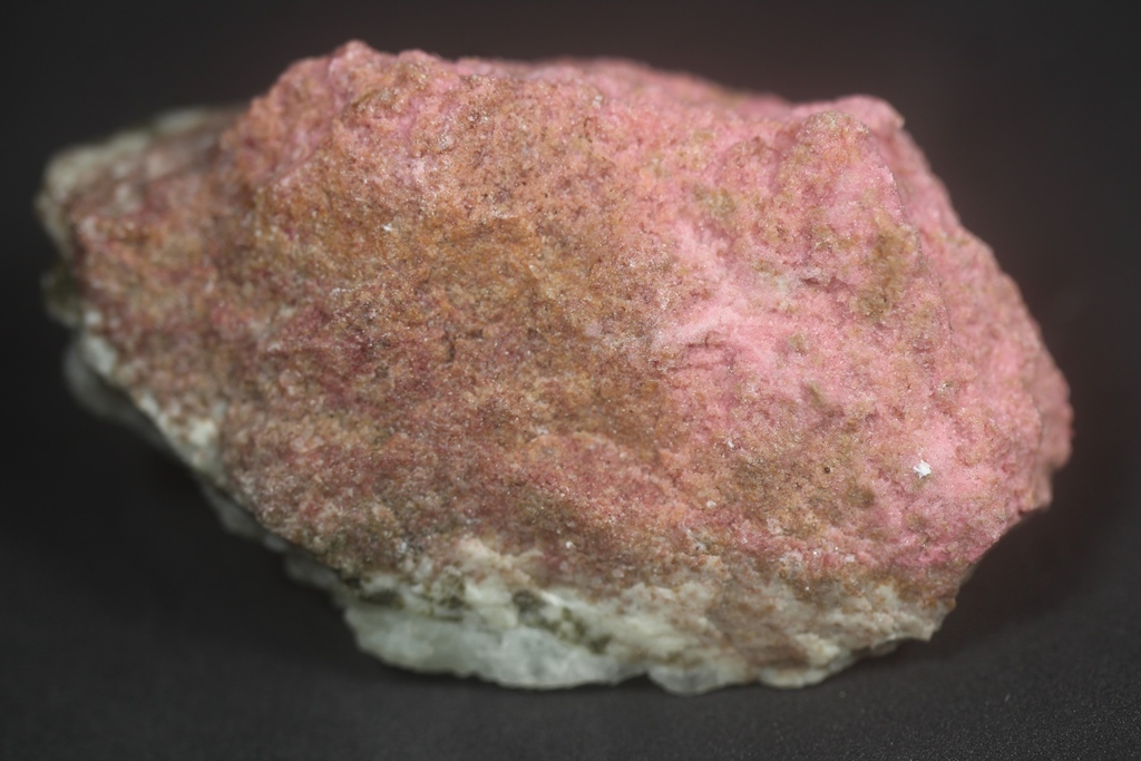 Thulite