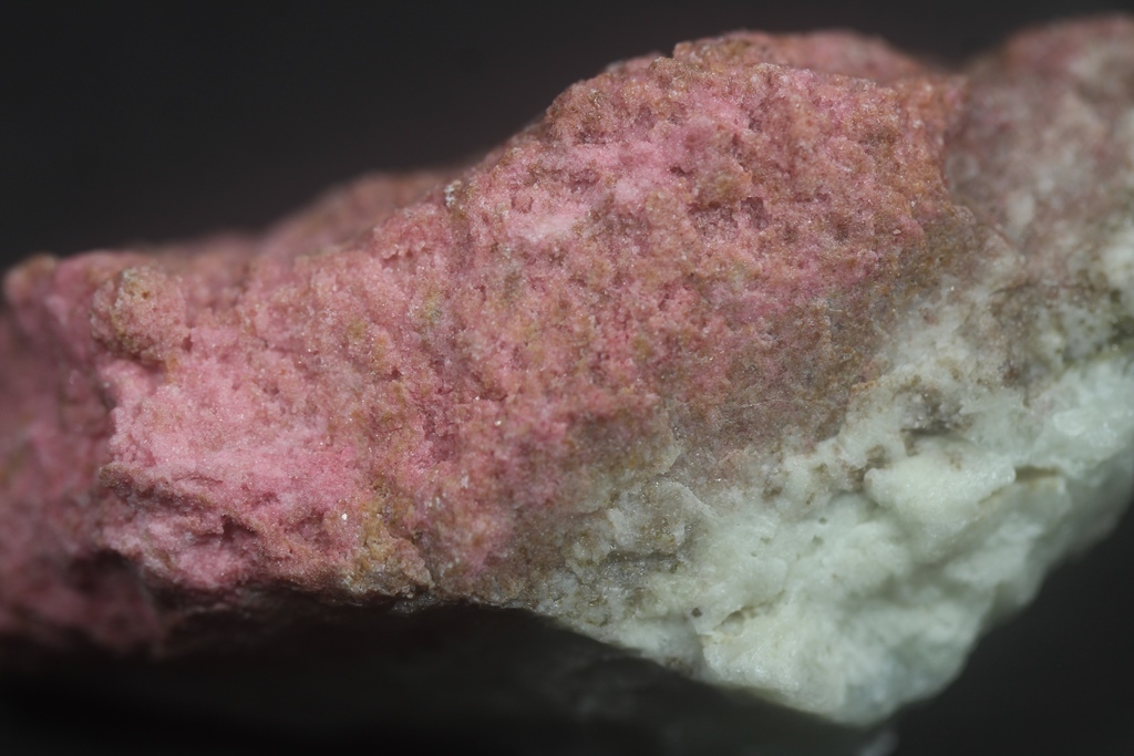 Thulite