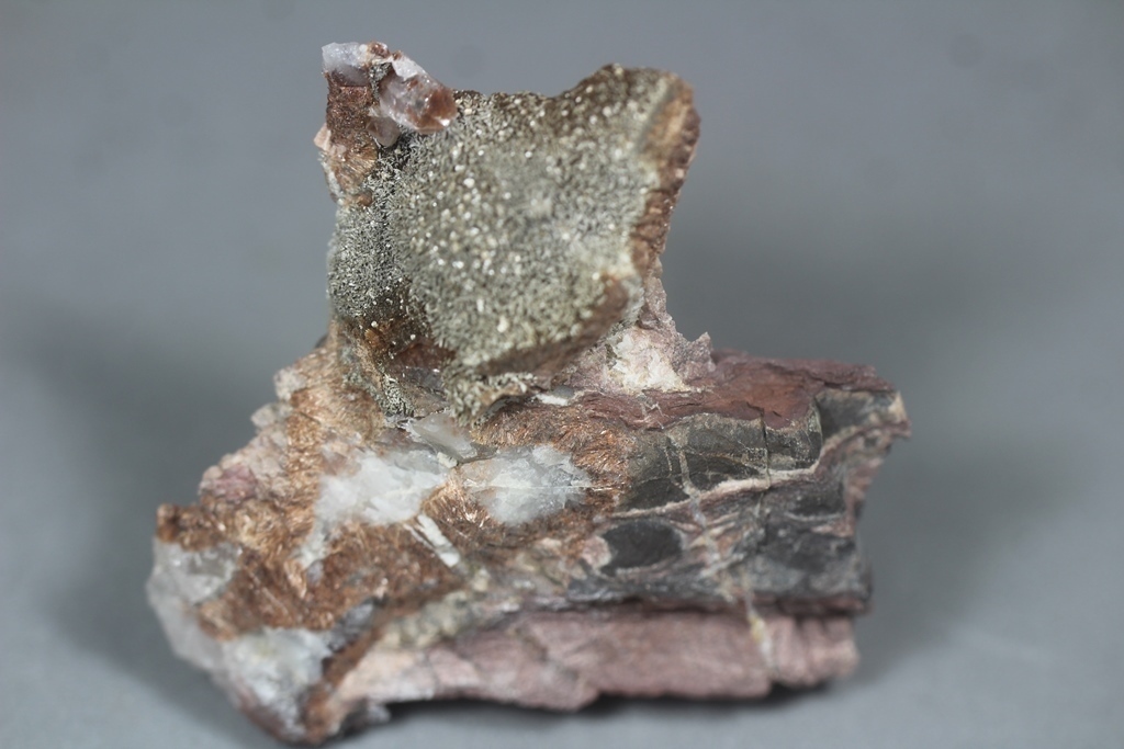 Sursassite Kutnohorite & Quartz