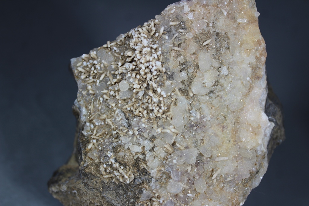 Kutnohorite Quartz & Calcite