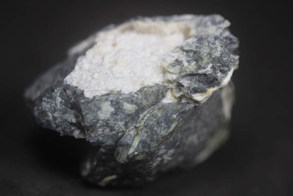 Artinite & Hydromagnesite