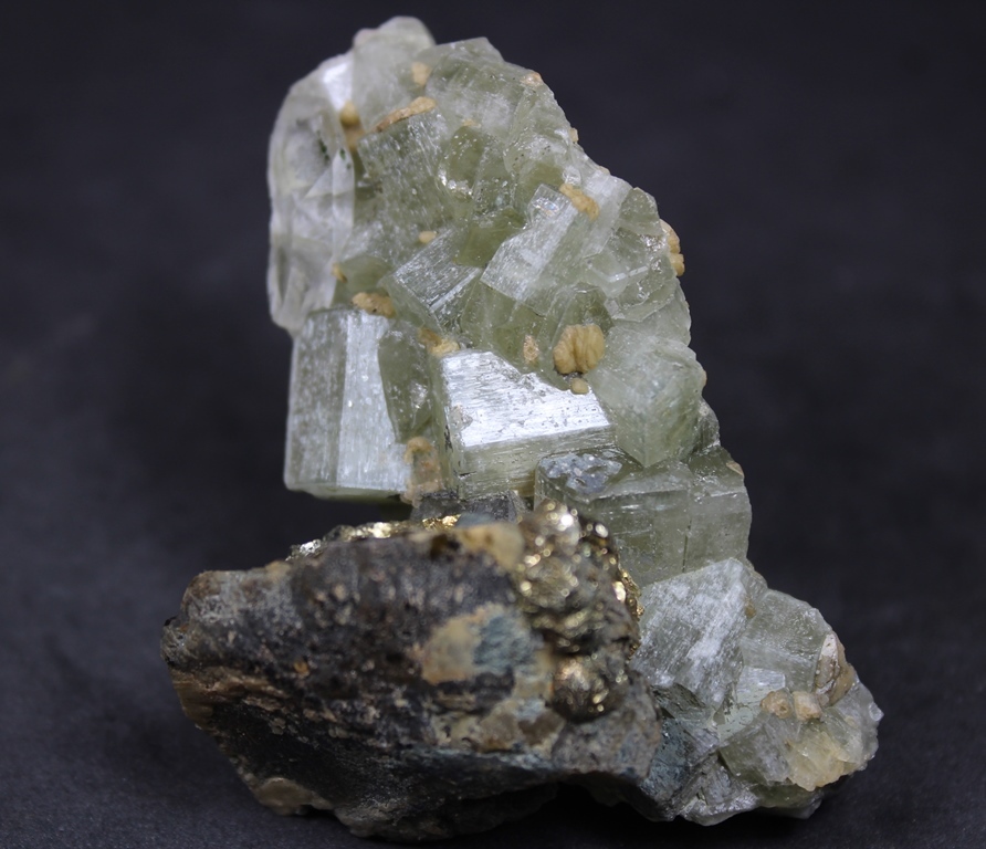 Apatite Siderite & Pyrite