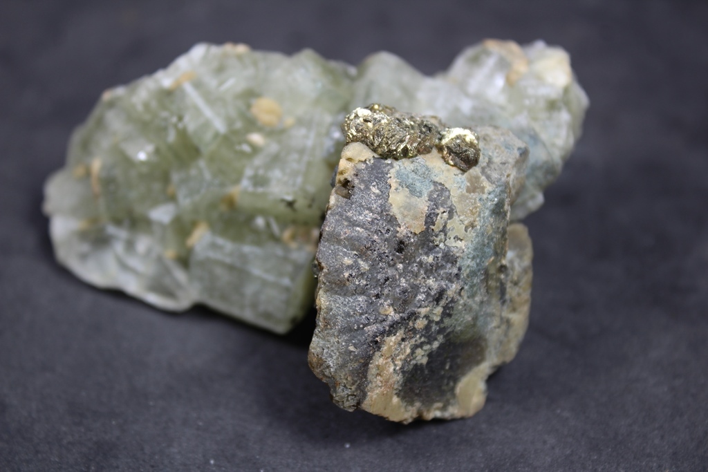 Apatite Siderite & Pyrite