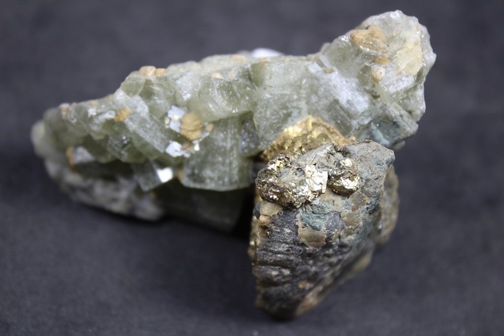 Apatite Siderite & Pyrite