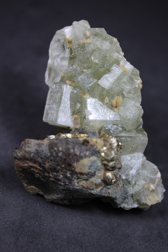 Apatite Siderite & Pyrite