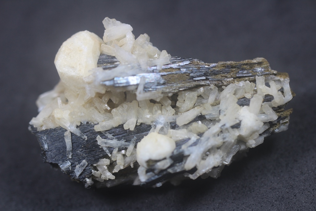 Natrolite Analcime & Aegirine