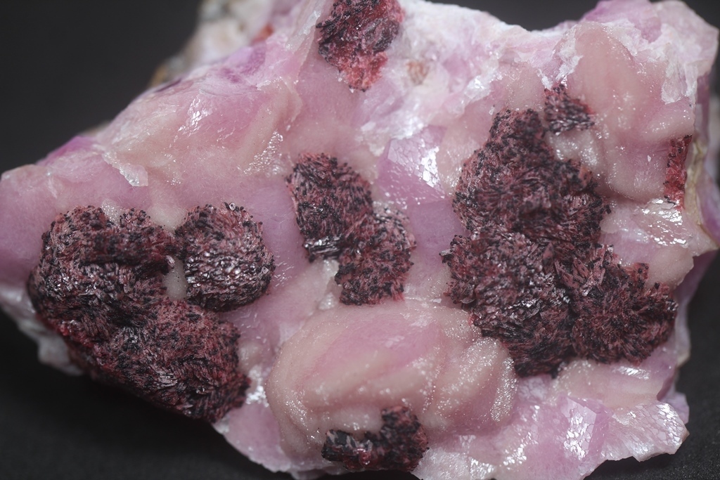 Talmessite Dolomite & Calcite