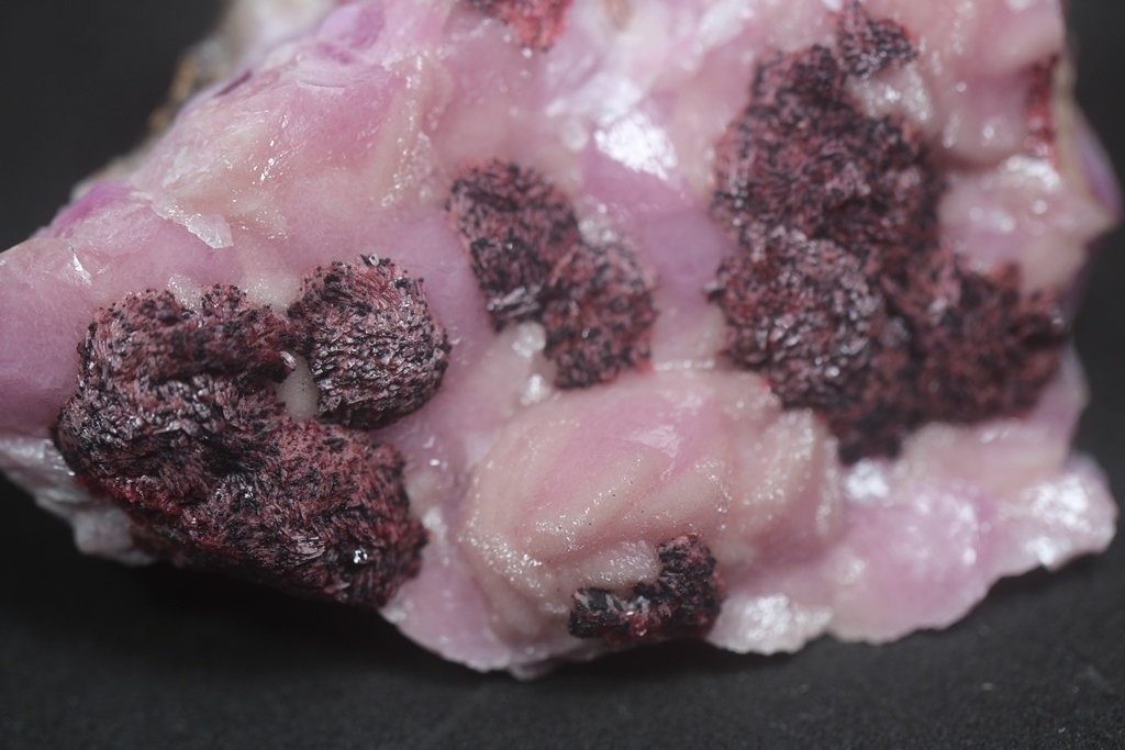 Talmessite Dolomite & Calcite