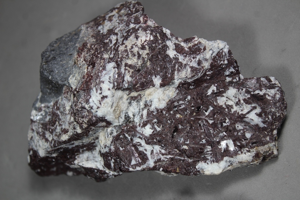 Piemontite