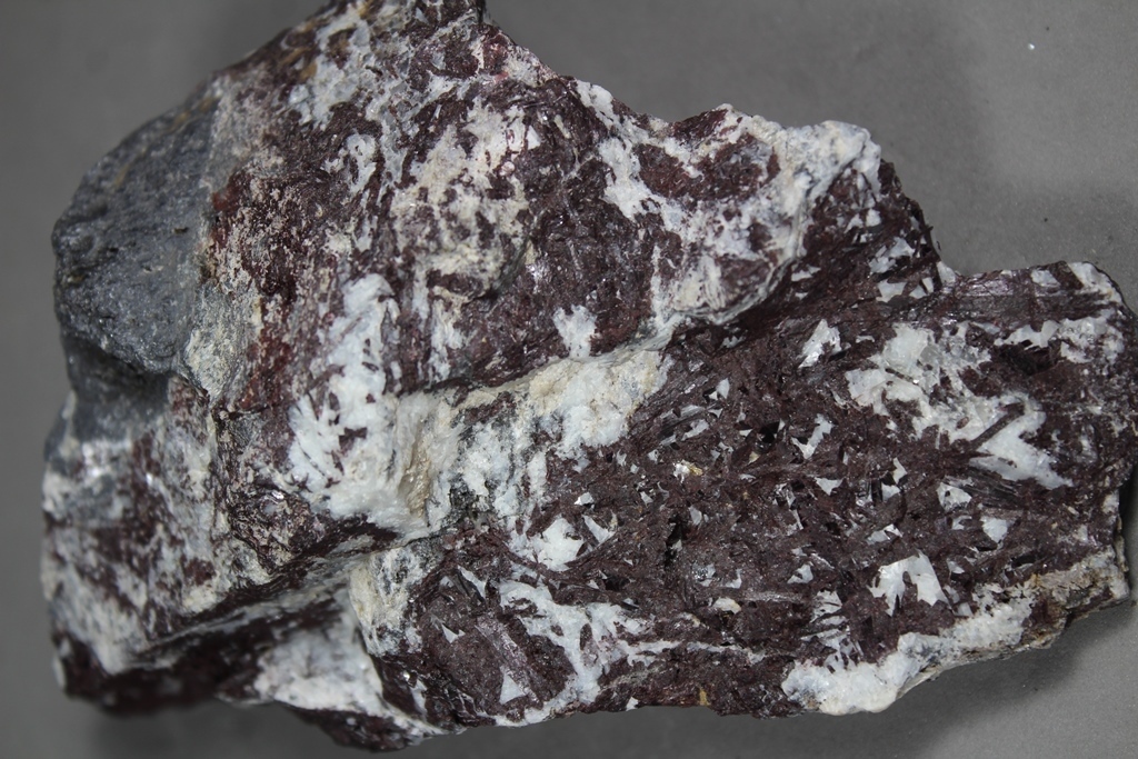 Piemontite