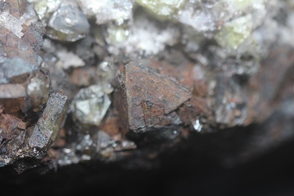 Apatite With Magnetite