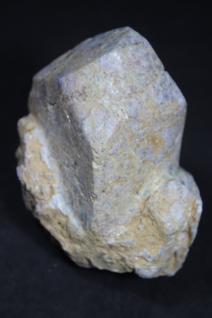 Pyrope With Muscovite