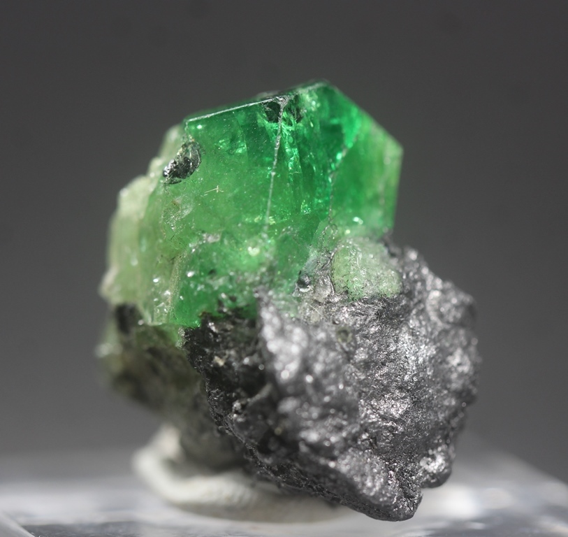 Tsavorite & Graphite